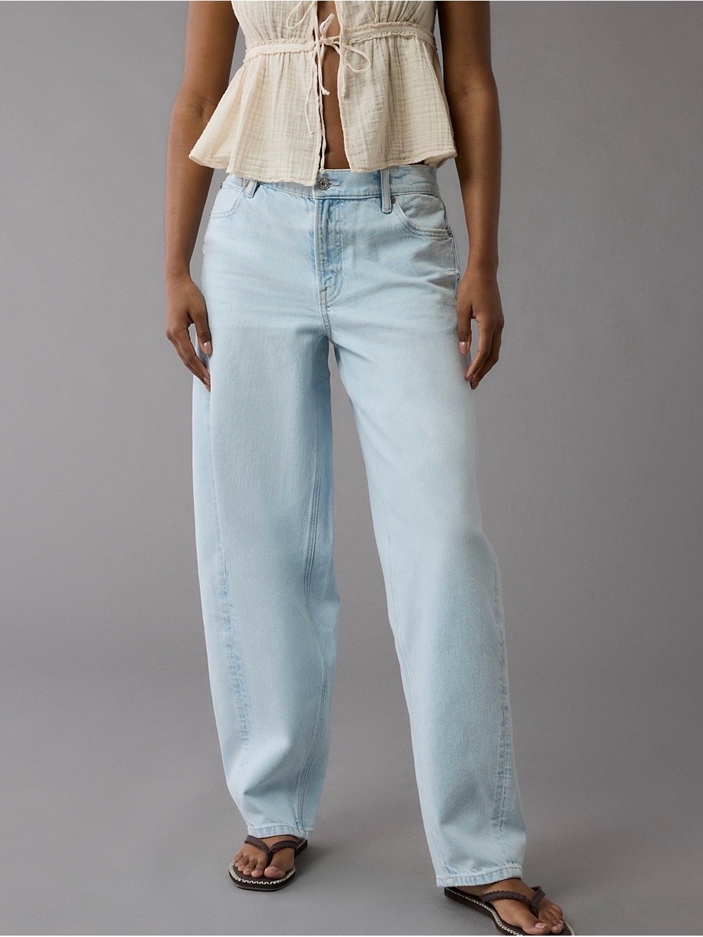 AE Strigid Low-Rise Baggy Barrel Jean